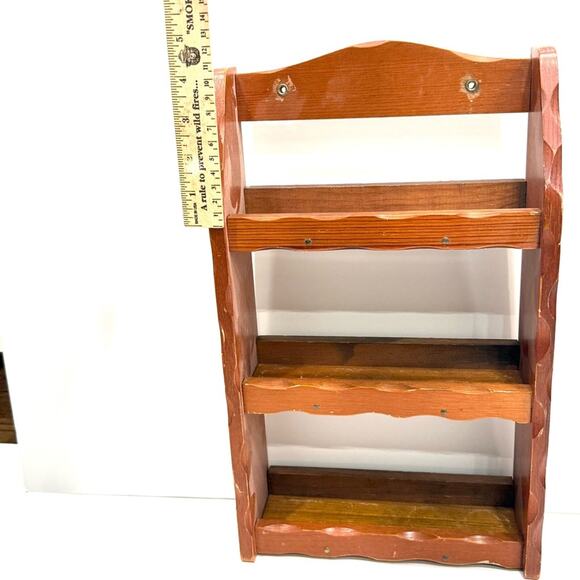 Vintage wooden trinket shelf hanging display - Picture 6 of 8